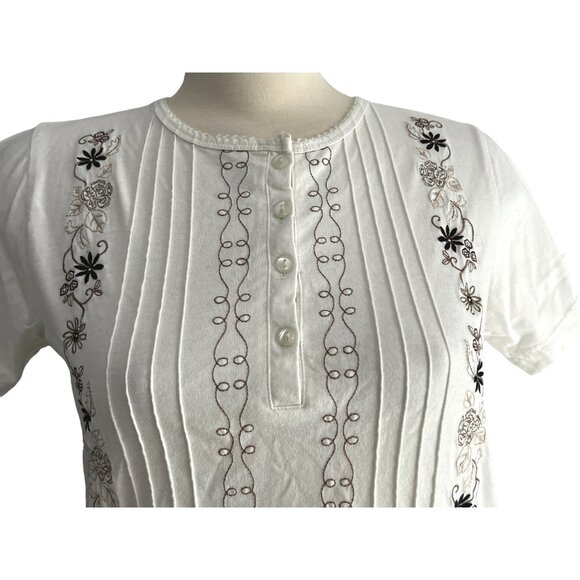 Shenanigans Vintage Pleated Embroided Short Sleeve T Shirt Sz Small Womens White - Picture 8 of 8